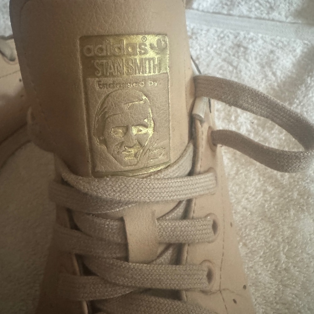 adidas Stan Smith Leather Sneaker in Light Brown and Gold